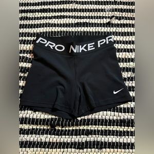 women’s small nike pros